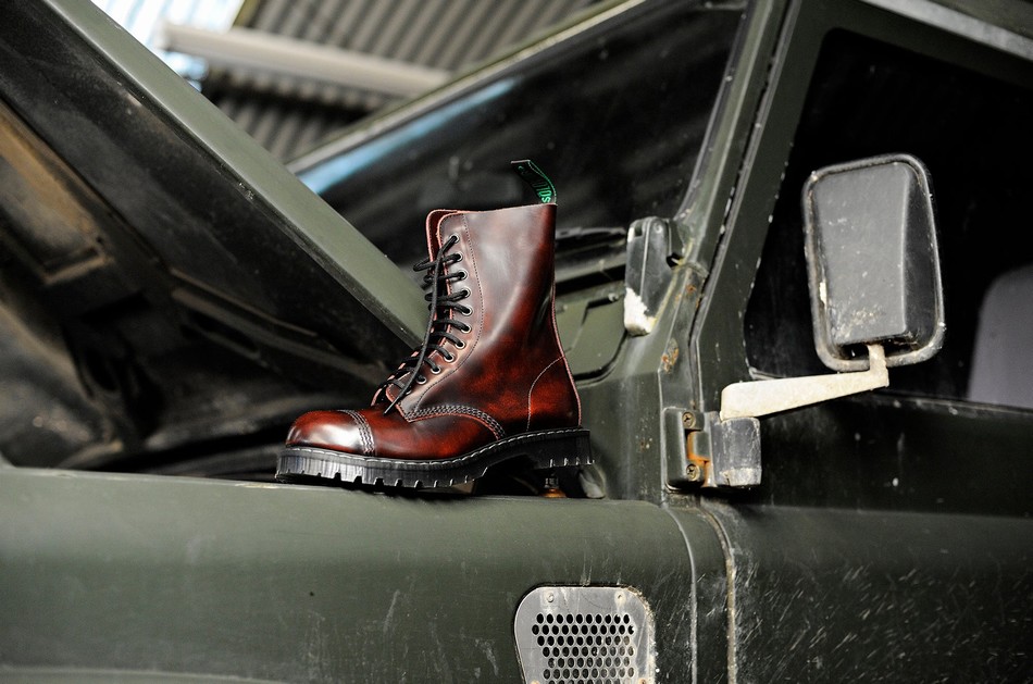 Solovair Rub-Off 11 Eye Steel Toe Uomo Stivali Derby Bordeaux | SC11-1980-BUR-G-060